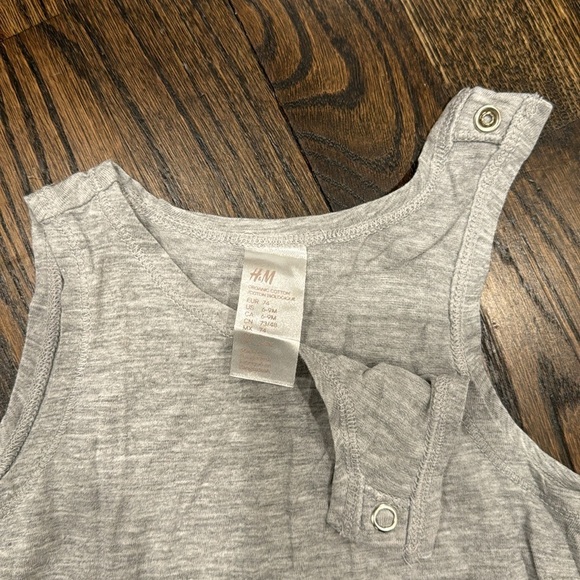 H&M romper one piece grey and navy with anchors 6-9 month - Picture 2 of 6